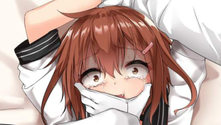 最近日本绘师「弱电波」开始画起「**恐怖系列」，只见到**们被提督压倒在床上一脸惊恐，这绝对会大受S属性提督的喜爱吧。